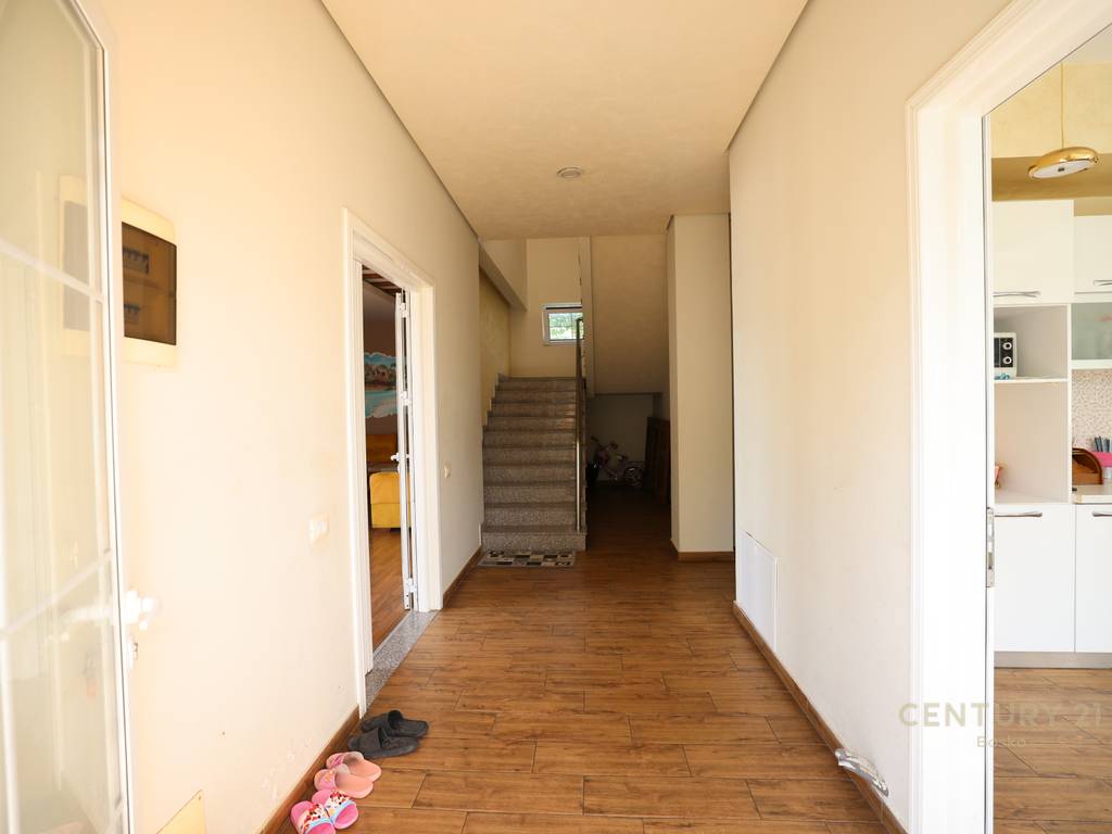 Villa in vendita vicino alla fondazione del ponte ndryshe