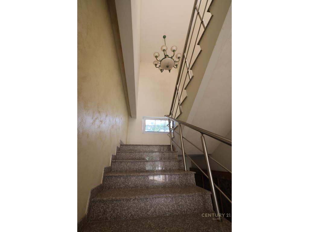Villa in vendita vicino alla fondazione del ponte ndryshe