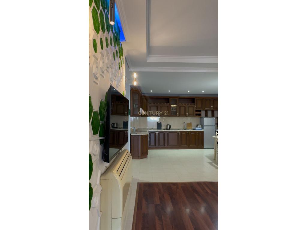Petro nini shesim apartament 2+1+ambient gatimi i vecuar
