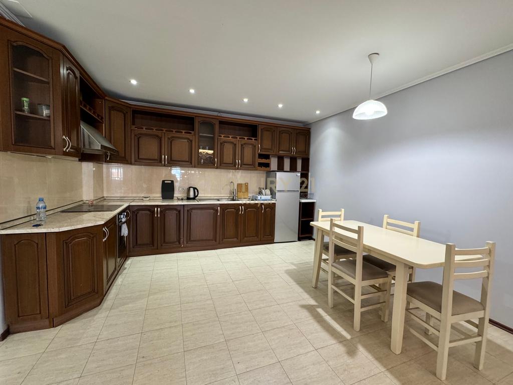 Petro nini shesim apartament 2+1+ambient gatimi i vecuar