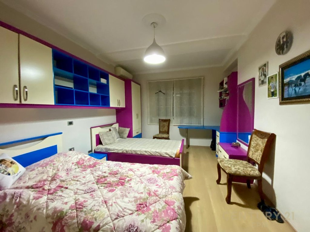 Petro nini shesim apartament 2+1+ambient gatimi i vecuar
