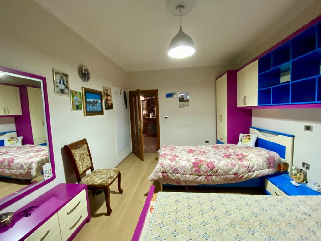 Petro nini shesim apartament 2+1+ambient gatimi i vecuar
