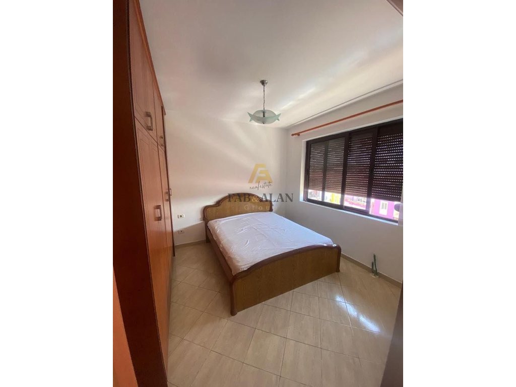 Prane kinostudios apartament 2+1+2 per qera!