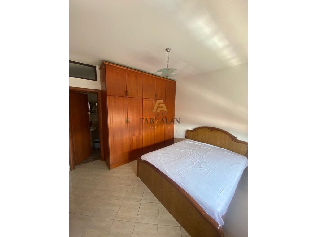 Prane kinostudios apartament 2+1+2 per qera!