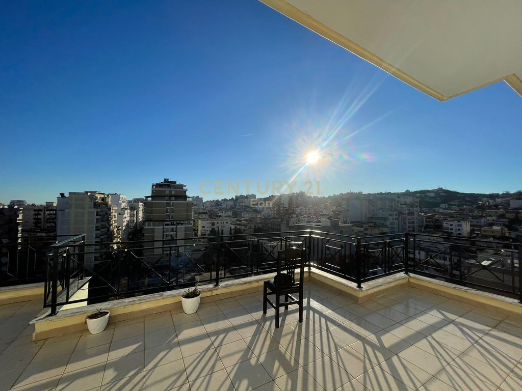 Appartamento 1+1 + veranda in affitto nel quartiere n.6, Durrës!
