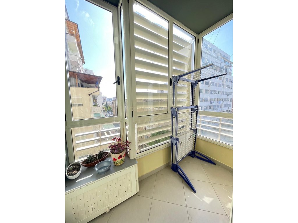 Appartamento 1+1 + veranda in affitto nel quartiere n.6, Durrës!