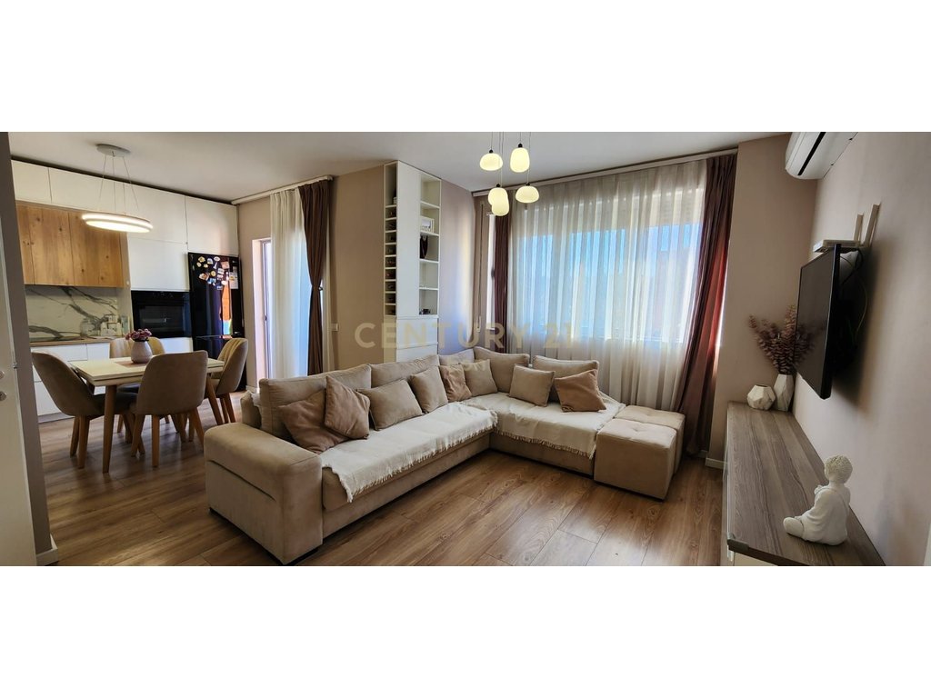 Appartamento 1+1 + veranda in affitto nel quartiere n.6, Durrës!
