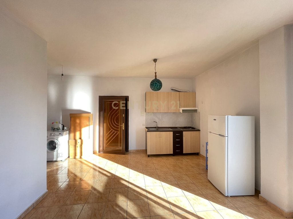 Appartamento 1+1 + veranda in affitto nel quartiere n.6, Durrës!