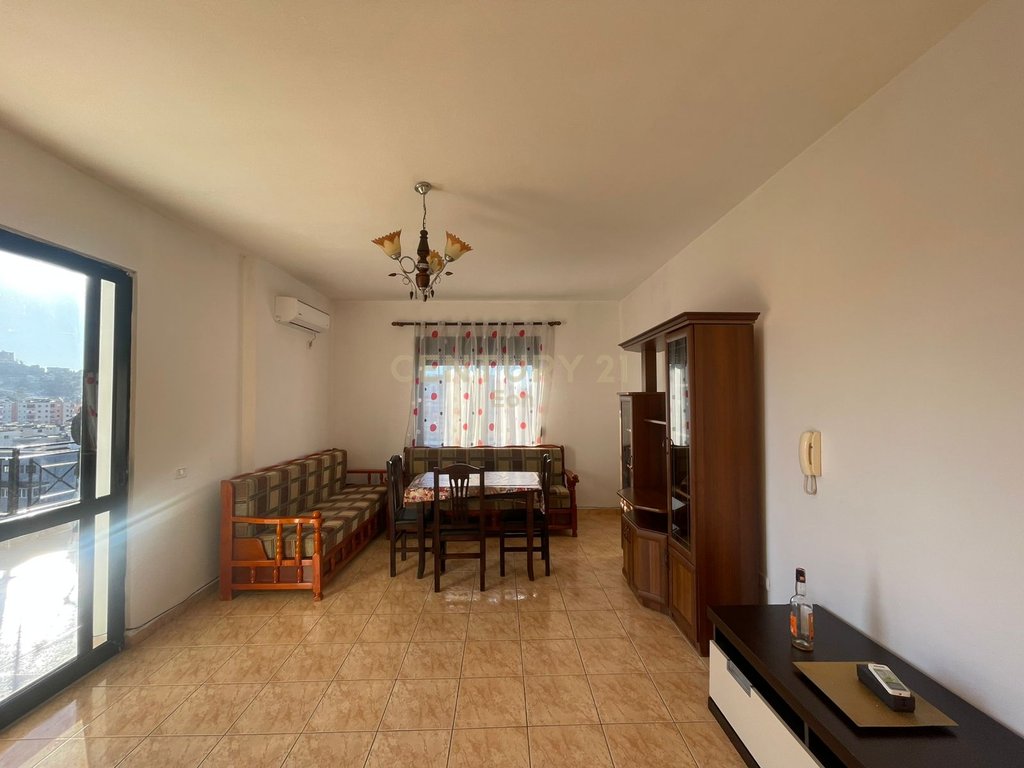 Appartamento 1+1 + veranda in affitto nel quartiere n.6, Durrës!