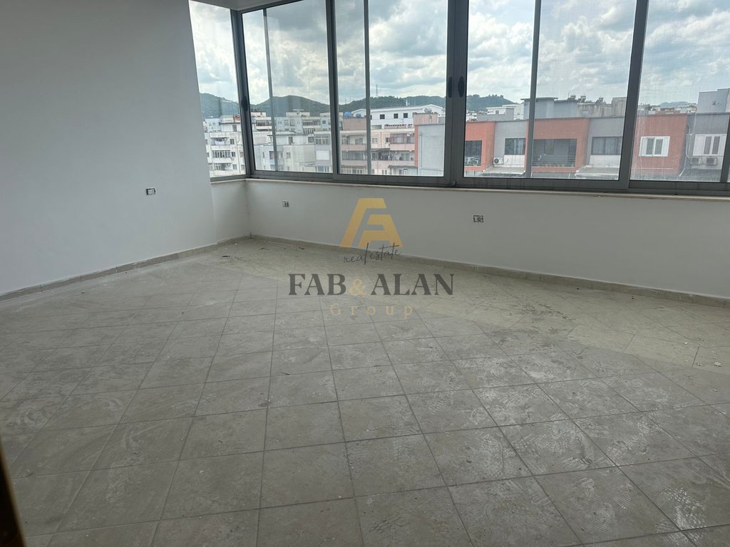 2-palmen-apartment in Astir zum verkauf!