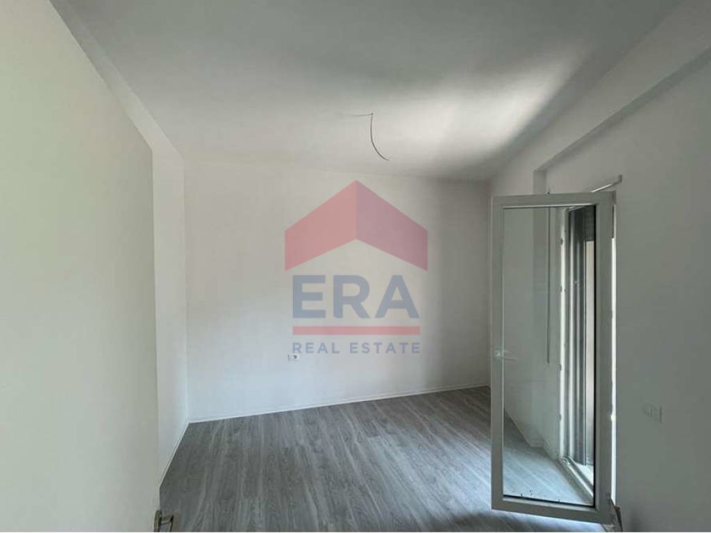 Apartamento 2+1 en venta en la calle de dibrës