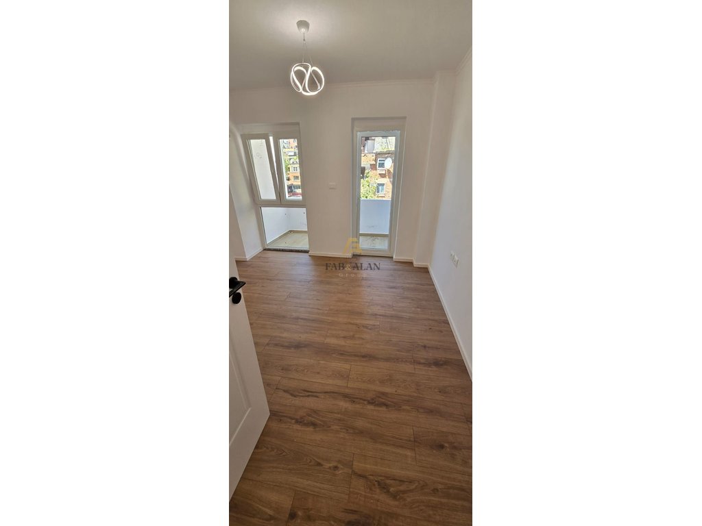 Seulement rue kavajes appartement 2+1 à vendre!