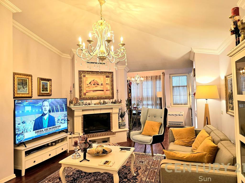 Penthouse zum verkauf in der nähe des Tirana-sees.