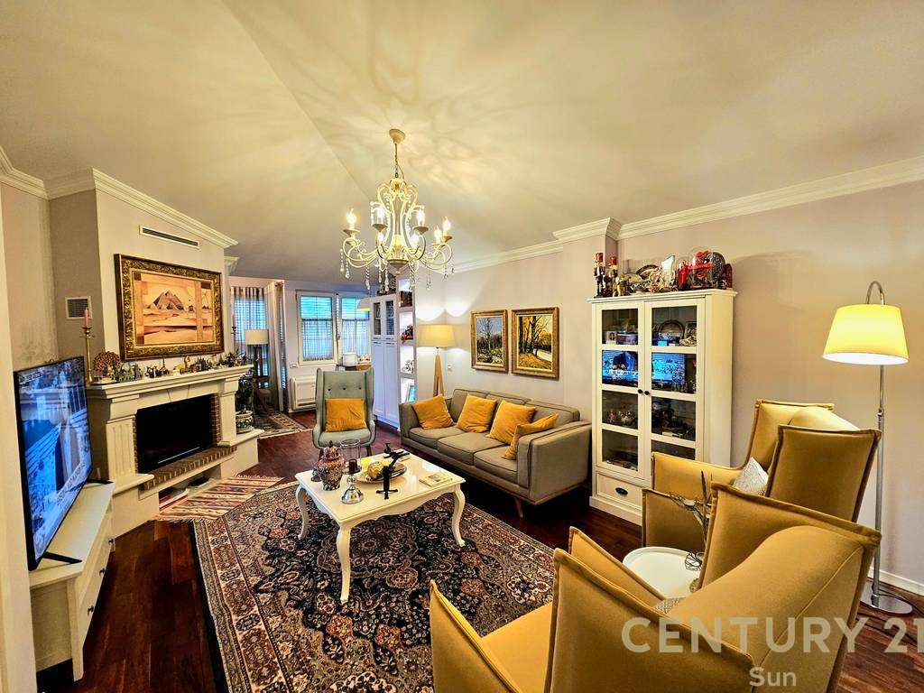 Penthouse zum verkauf in der nähe des Tirana-sees.