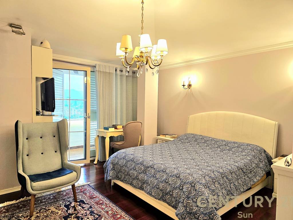Penthouse zum verkauf in der nähe des Tirana-sees.