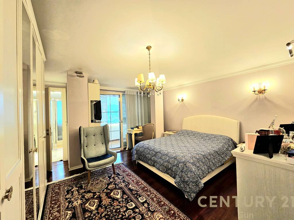 Penthouse zum verkauf in der nähe des Tirana-sees.