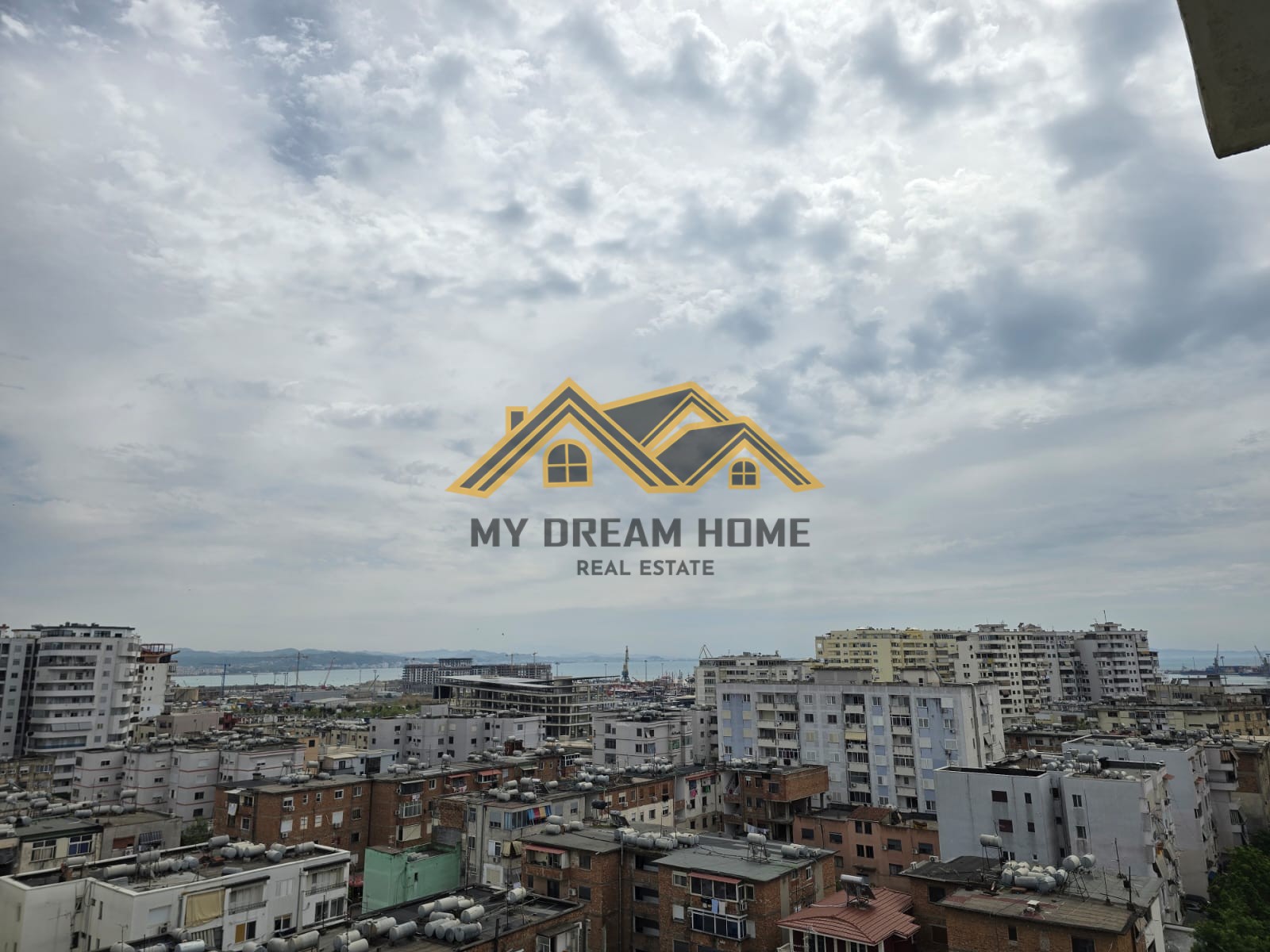 Piso en venta 3+1+2t+2 balcones cerca del mercado durres! | my dream home real estate - albania
