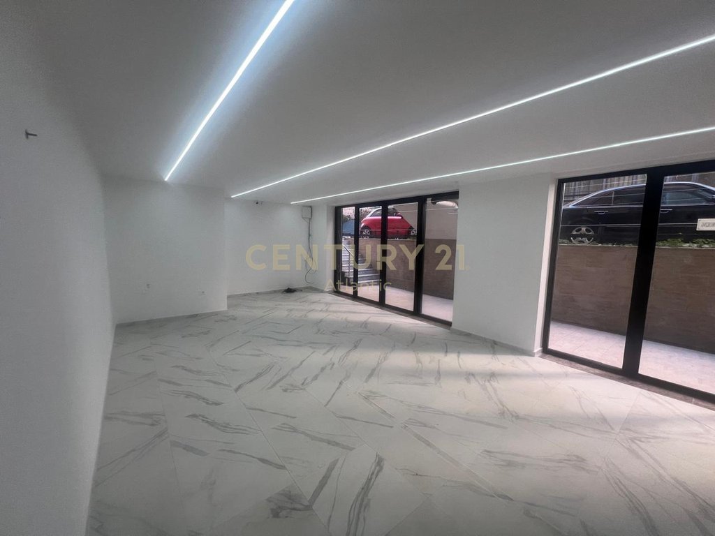 Commercial space for sale on hekurudha beach, 20 m from the Durrës sea