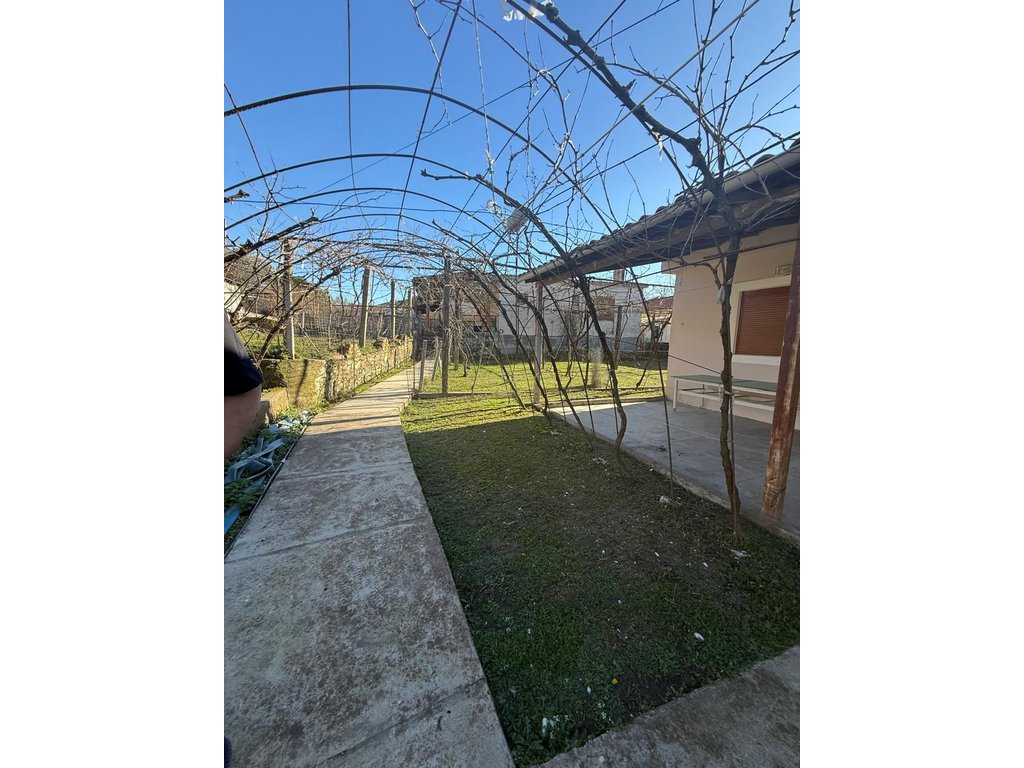Einfamilienhaus zu verkaufen in fushë të druve, Vlorë!!