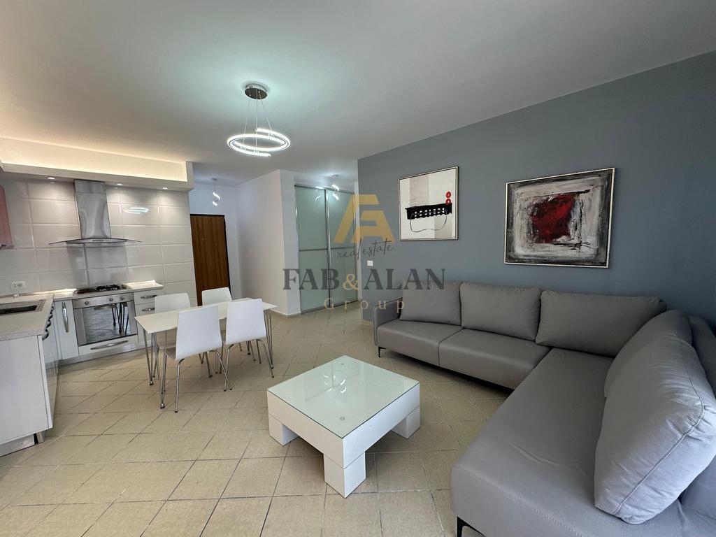 Tek shkembi i kavajes apartament 1+1 per shitje me pamje nga deti!