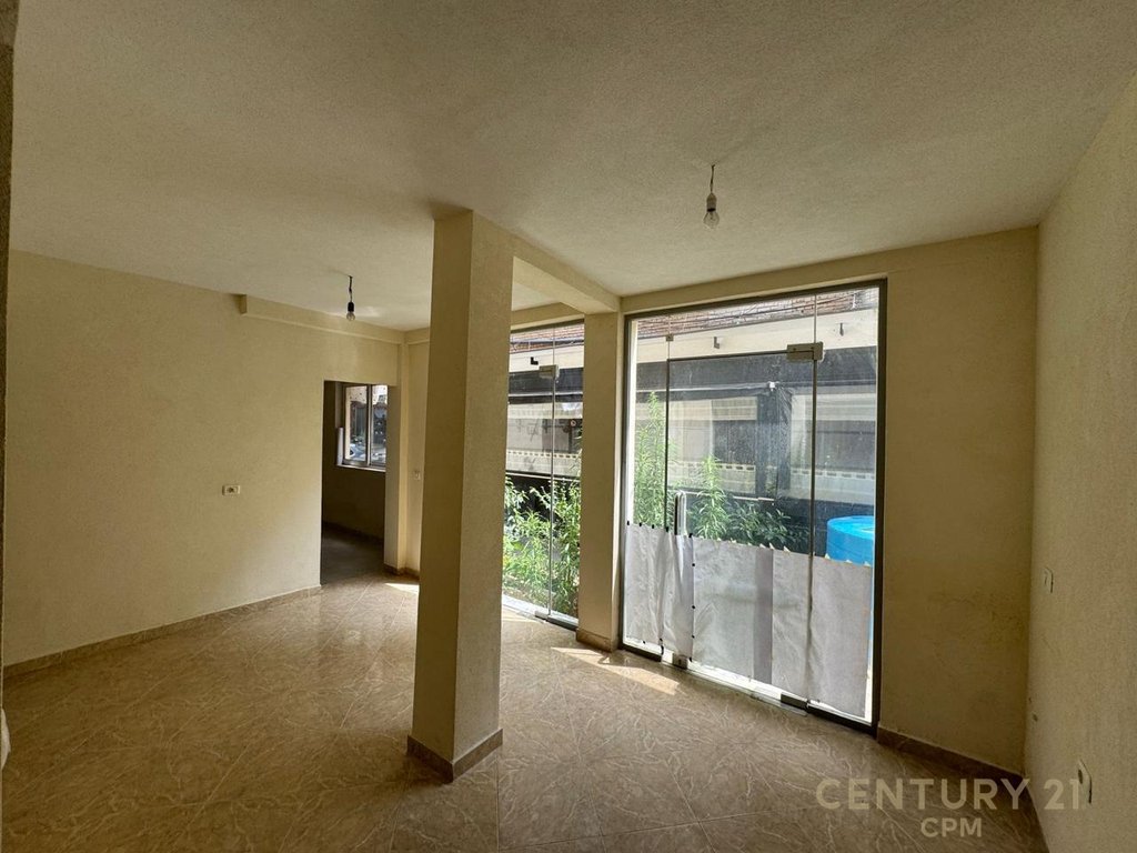 À louer, espace de bureau près de hotel plaza!