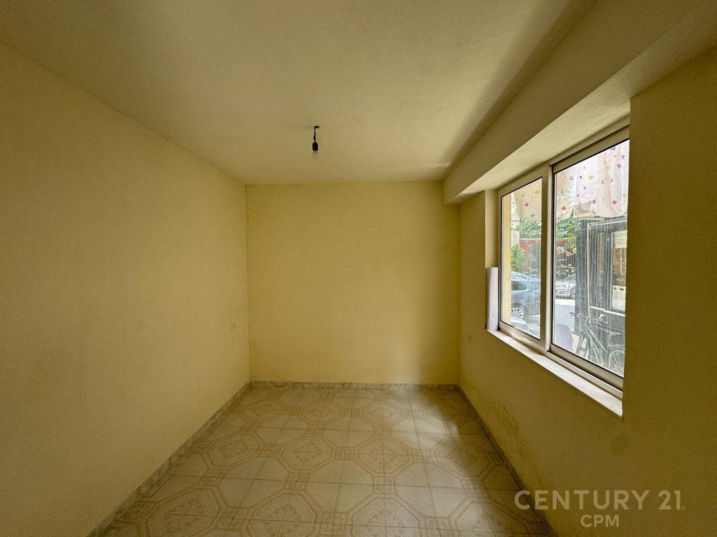 À louer, espace de bureau près de hotel plaza!