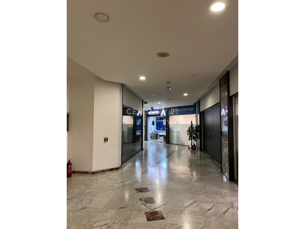 À louer, espace de bureau près de hotel plaza!