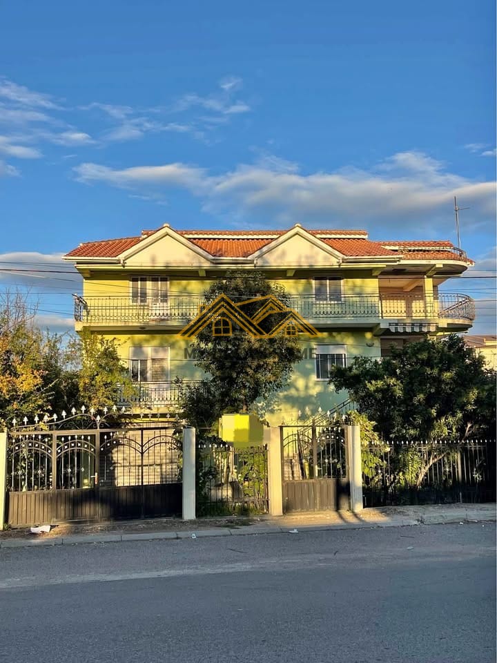 Villa en venta de 3 plantas, junto a la calle – Spitallë, Durrës! | my dream home real estate - albania