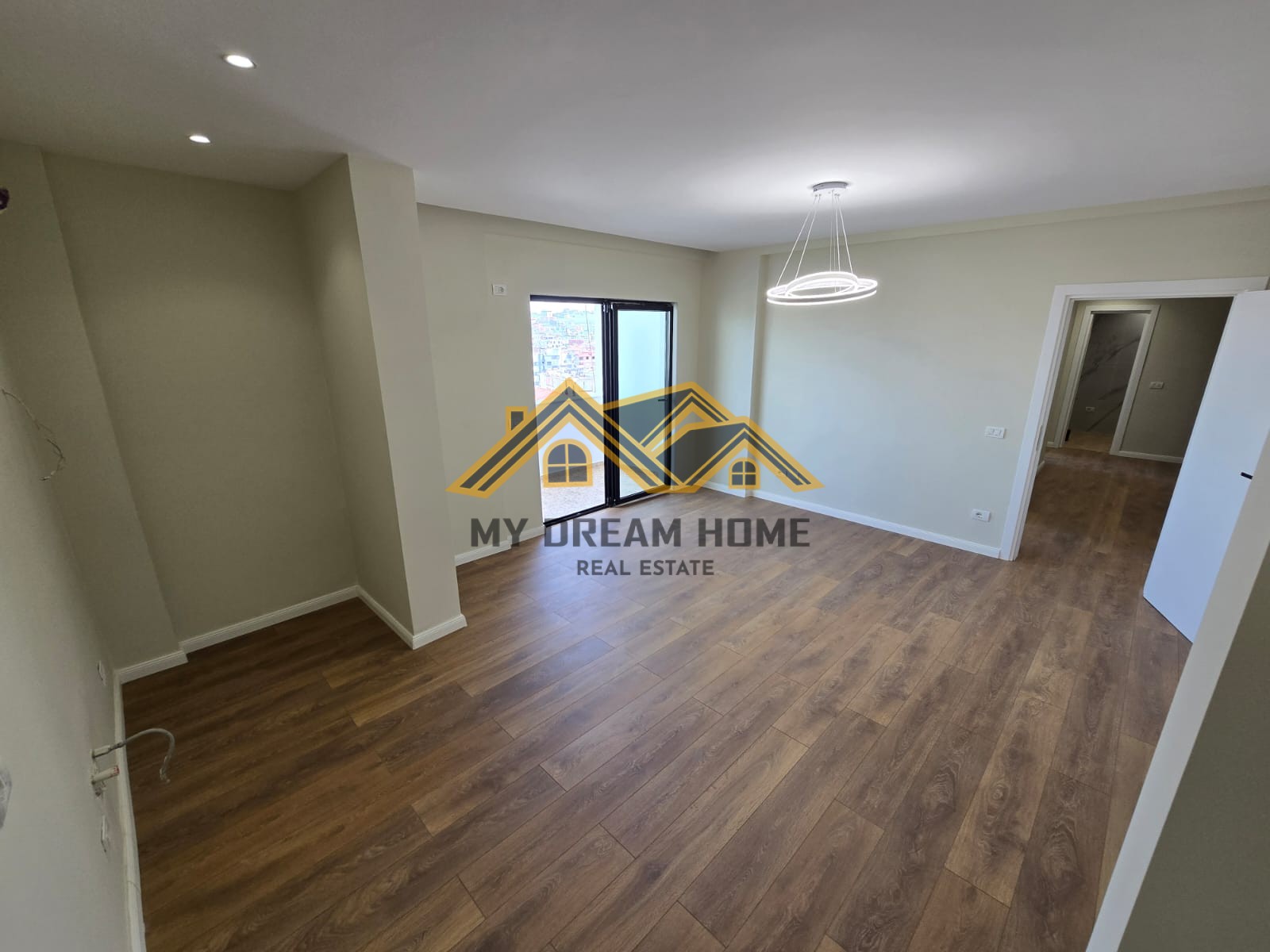 Appartamento 2+1 sulla spiaggia hekurudha, in vendita! | my dream home real estate - albania