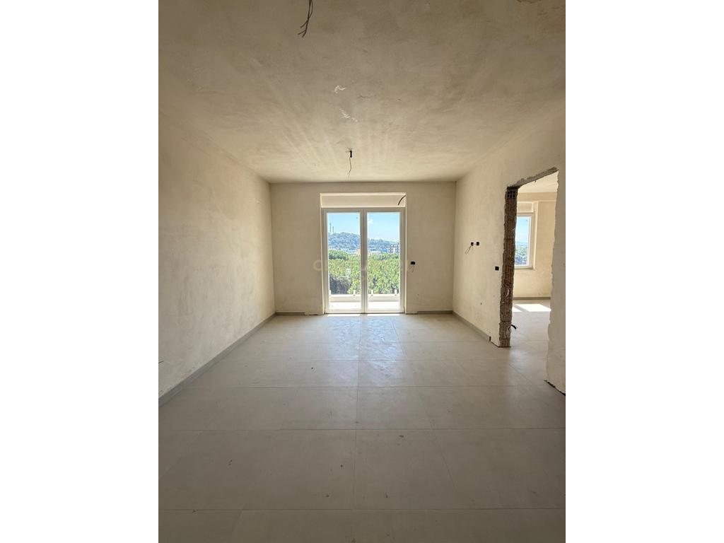 Exclusive ! Apartament 1+1 për shitje - rezidenca “Mes Pishave” Mali i Robit !!