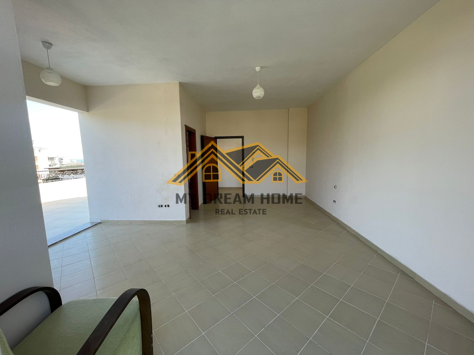 Se vende garaje con veranda en el acantilado de kavaja | my dream home real estate - albania