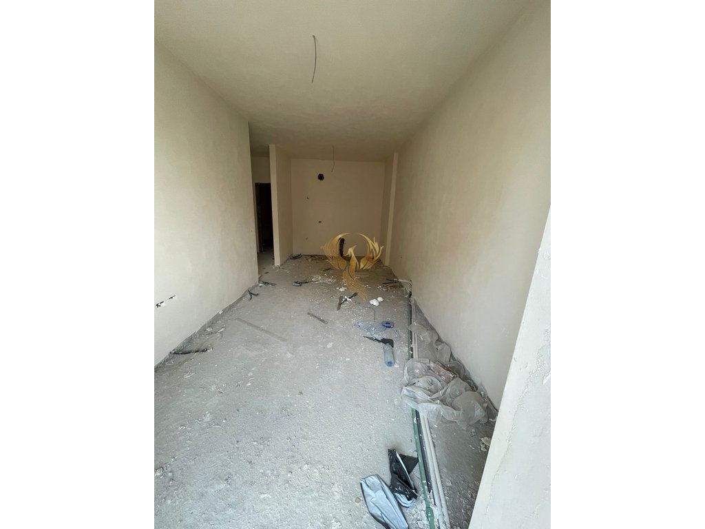 Shitet apartament 1+1 ne laprake