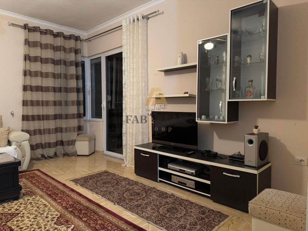 À venda 1+1 apartamento atrás do delta home