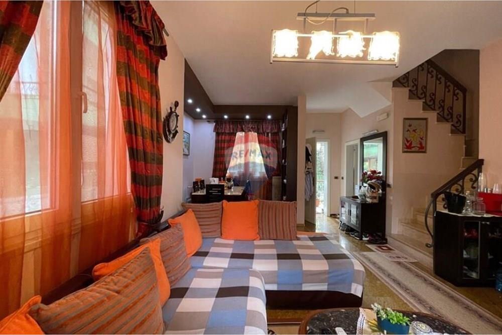 Villa à vendre, 3 étages à qerret (Kavajë) ! (3)