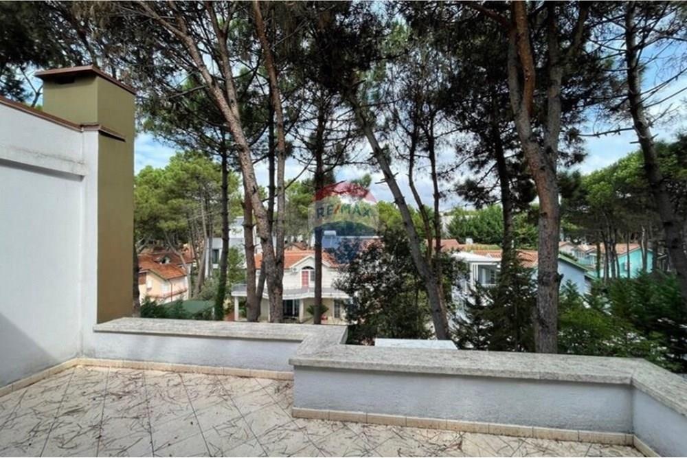 Villa à vendre, 3 étages à qerret (Kavajë) ! (4)