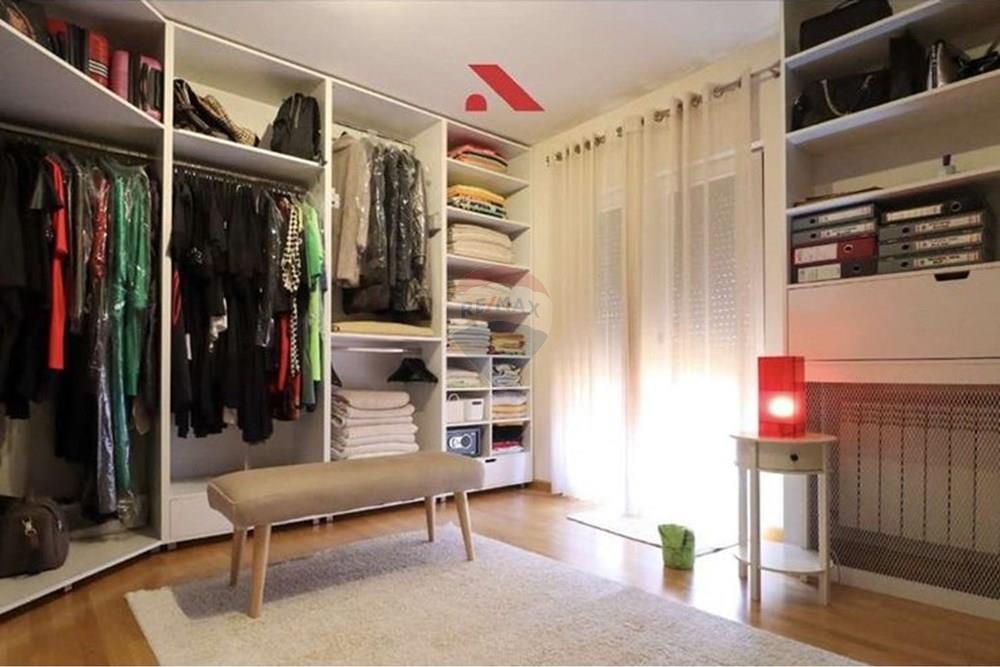 Casa in vendita 280 m² a nic, Çagllavicë Prishtinë!