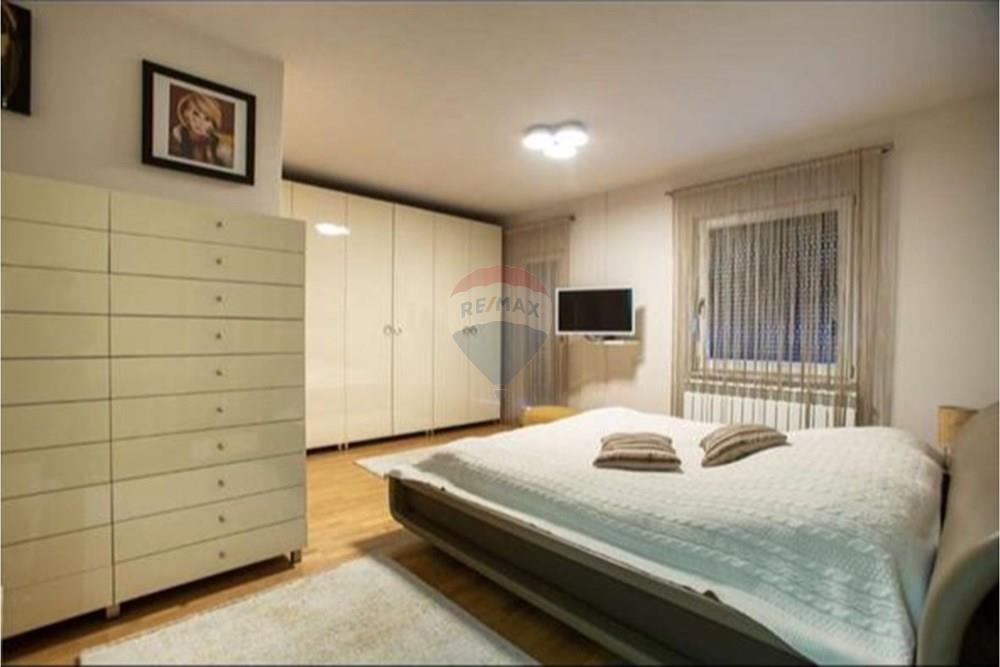 Casa in vendita 280 m² a nic, Çagllavicë Prishtinë!
