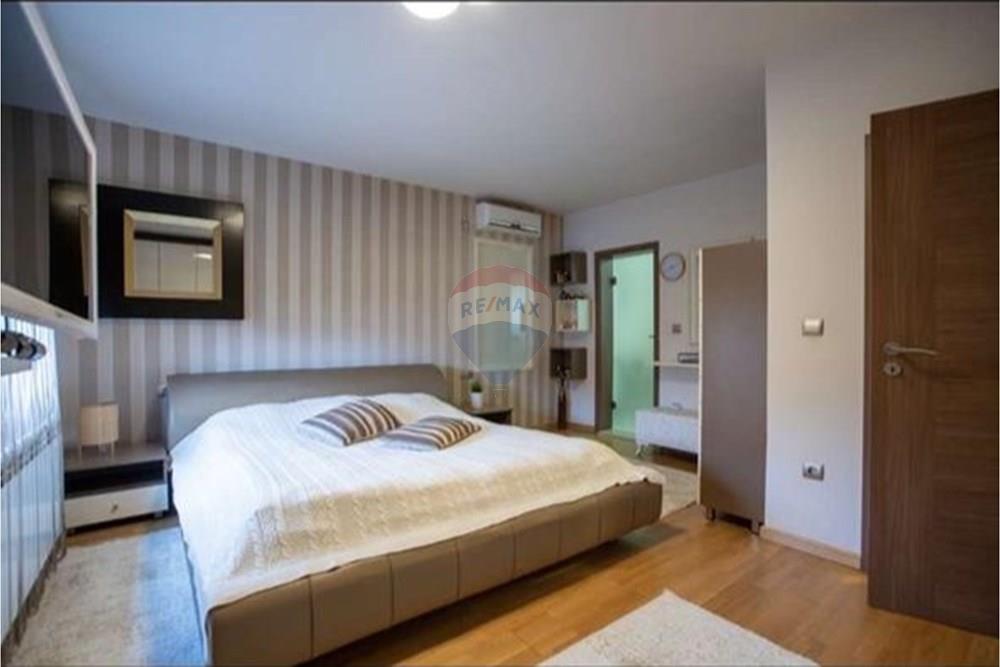 Casa in vendita 280 m² a nic, Çagllavicë Prishtinë!