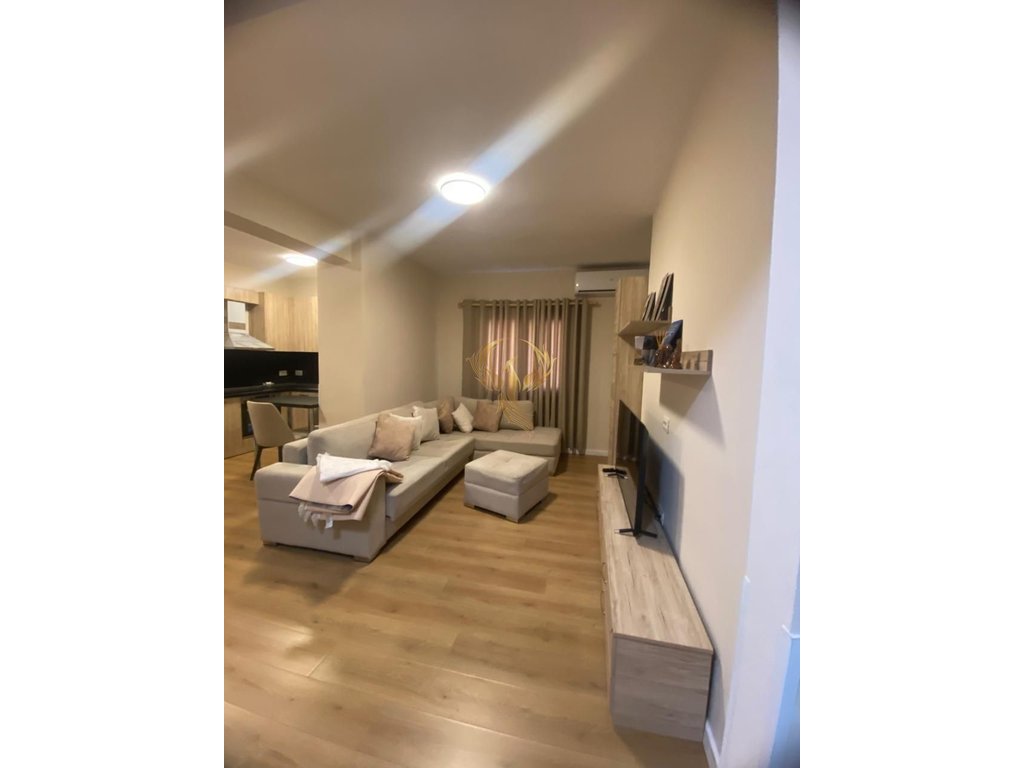 Para alugar 1+1 centro