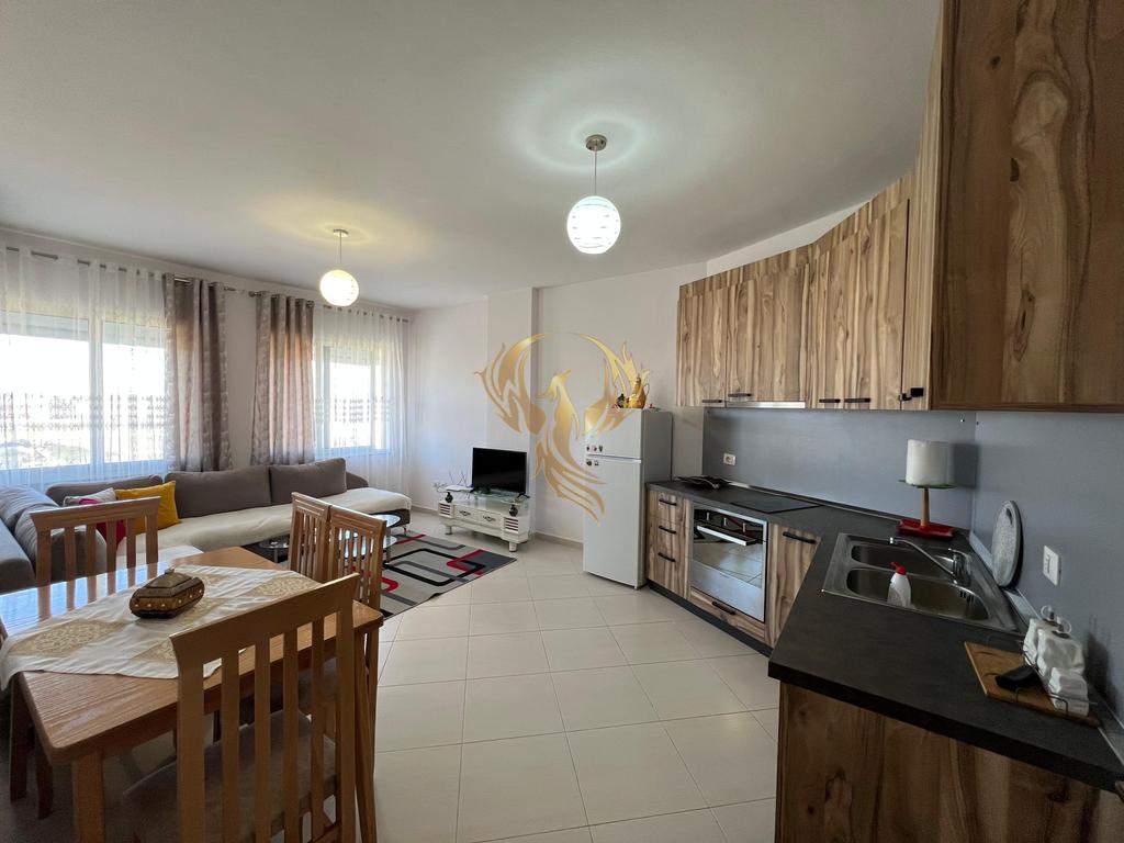 Jepet me qera apartament 1+1 tek bulevardi migjeni,Astir
