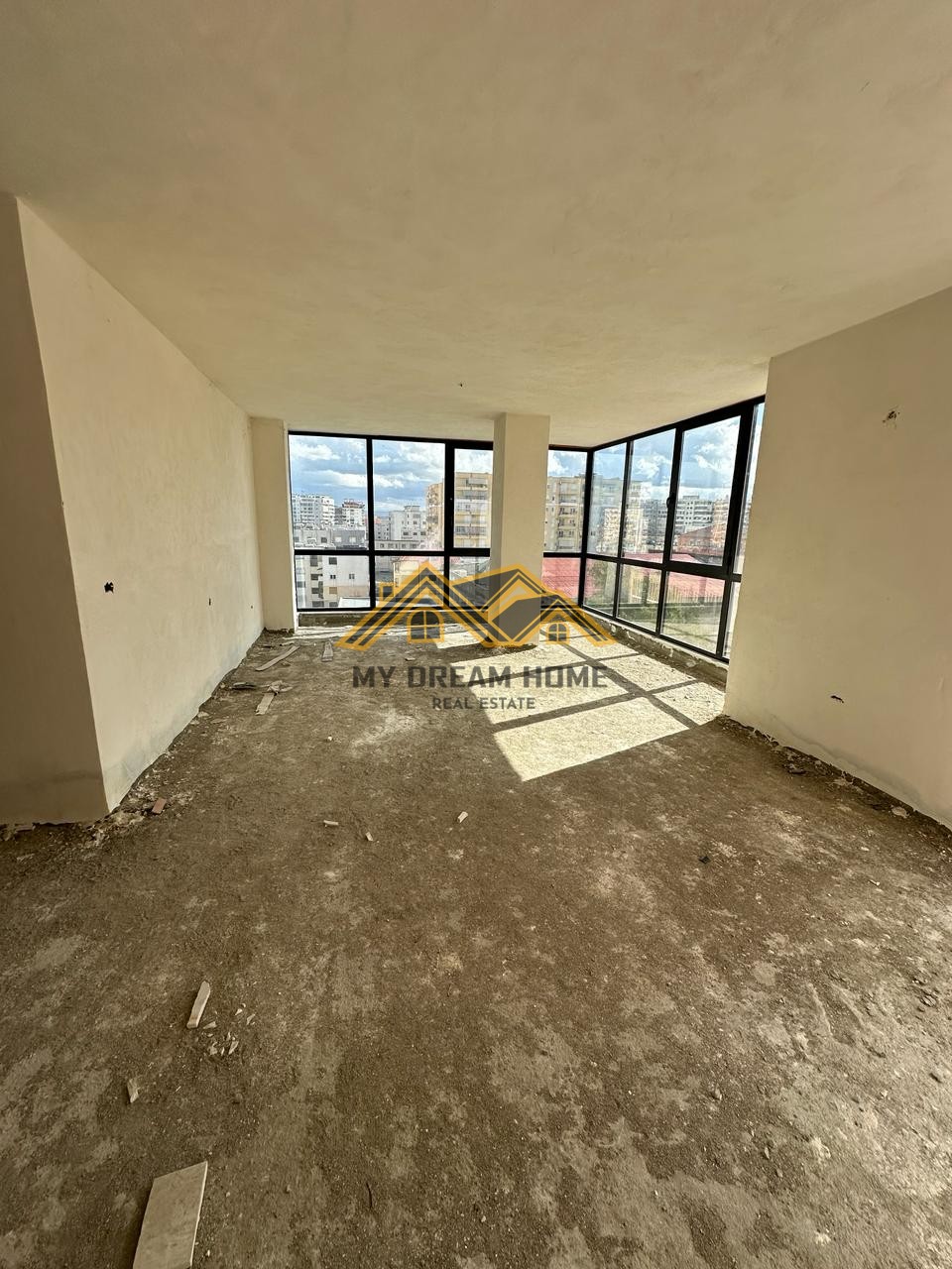 Shitet apartament 2+1+2 ne qender durres! | my dream home real estate - albania