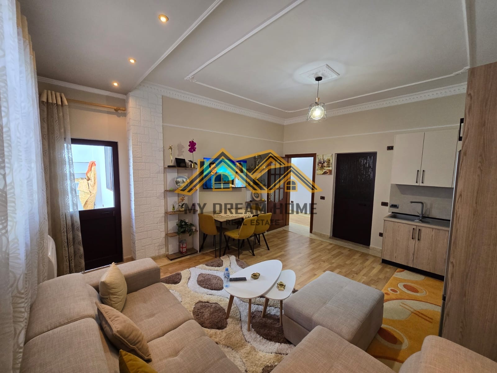 Zimmer zu mieten 2+1+2 bei das durres stadion! | my dream home real estate - albanien