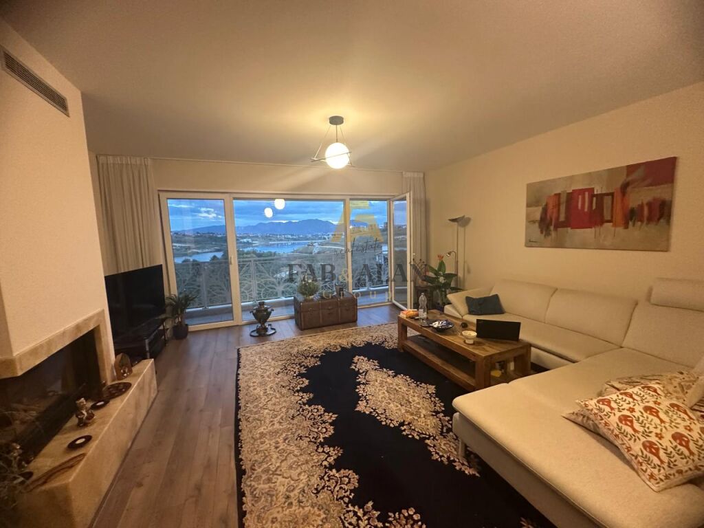 Villa à vendre au lac de farka!