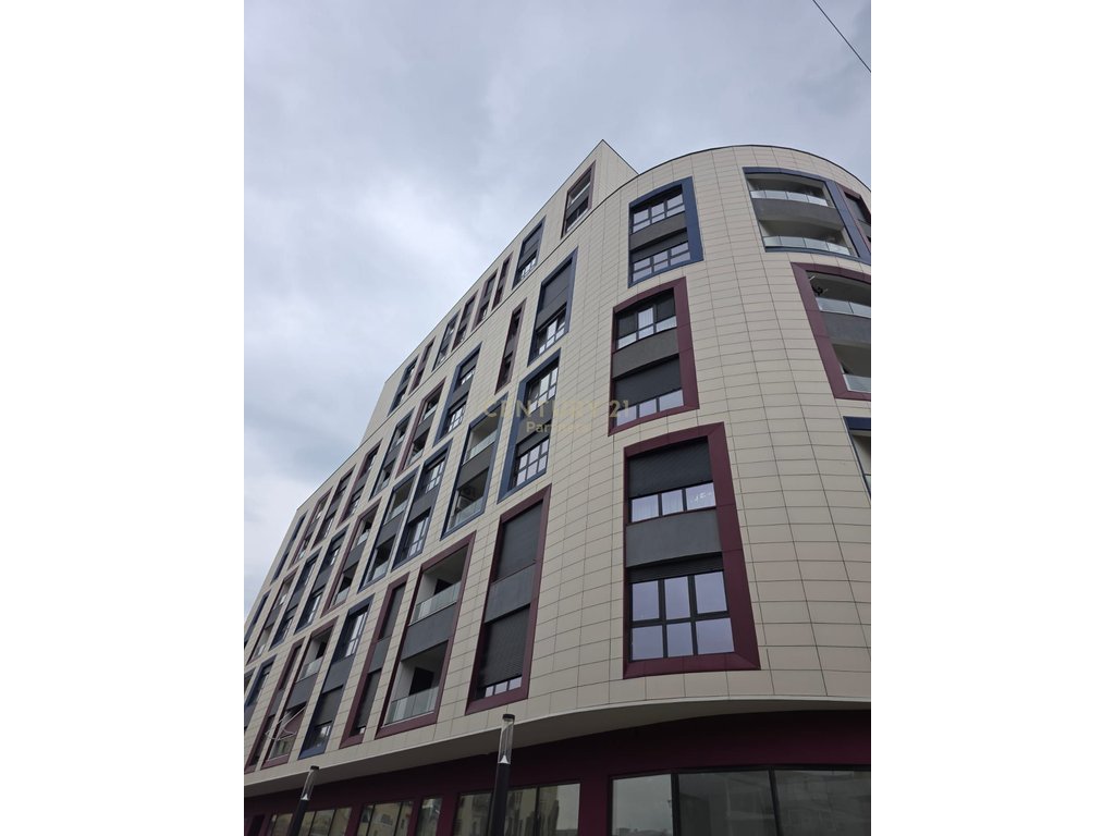 Apartament 3+1 per shitje tek rezidenca "White Tower", Komuna e Parisit!