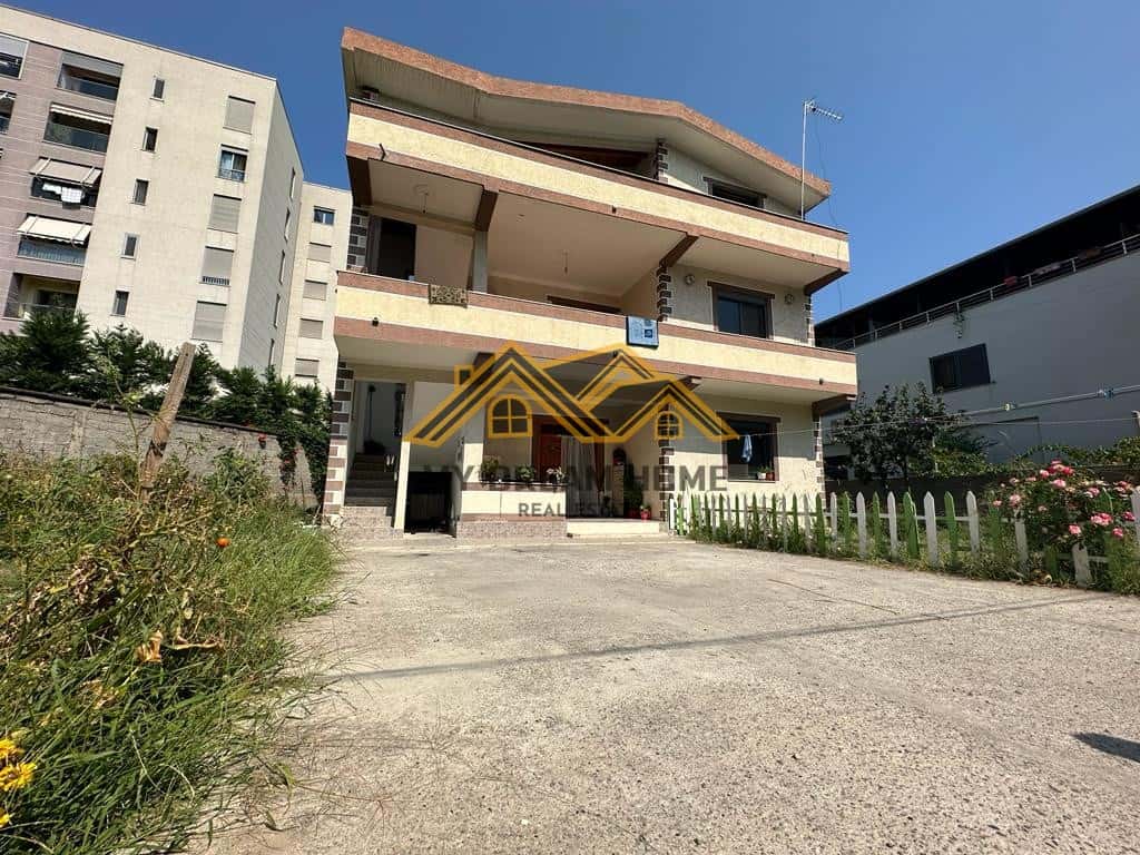Shitet vile tek Blloku i vilave prane "Port View" | my dream home real estate - albania