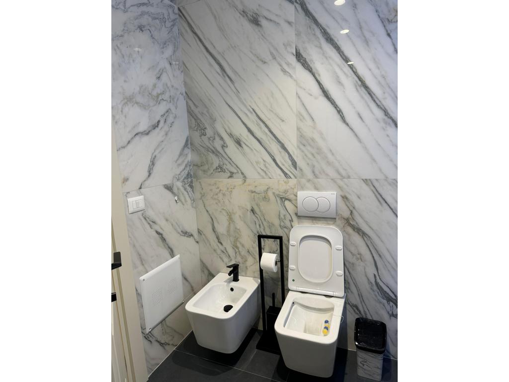 Shesim apartament 2+1+2+post parkimi ne vlore !