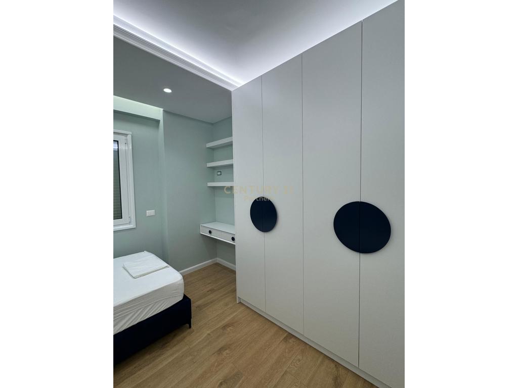 Shesim apartament 2+1+2+post parkimi ne vlore !