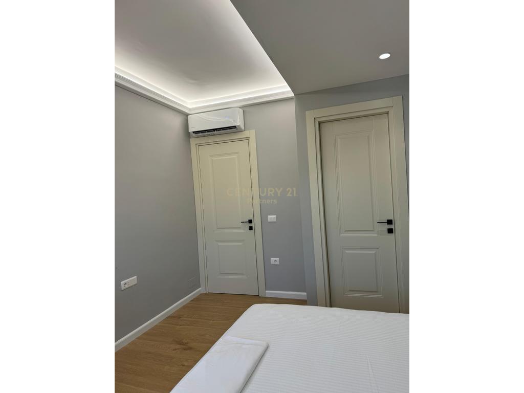 Shesim apartament 2+1+2+post parkimi ne vlore !