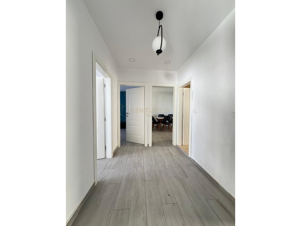 Shesim apartament 2+1+2+post parkimi ne vlore !