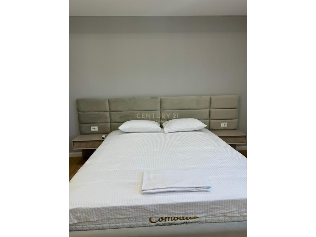 Shesim apartament 2+1+2+post parkimi ne vlore !